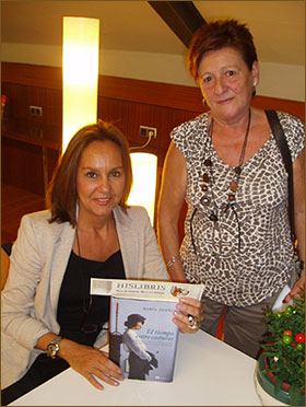 MARÍA DUEÑAS Y AKAWI
